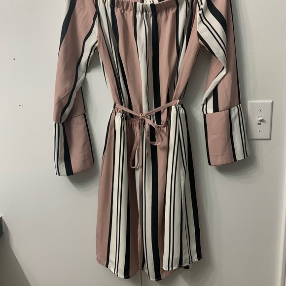 DEX XS striped off-the shoulder Dress - Picture 4 of 4